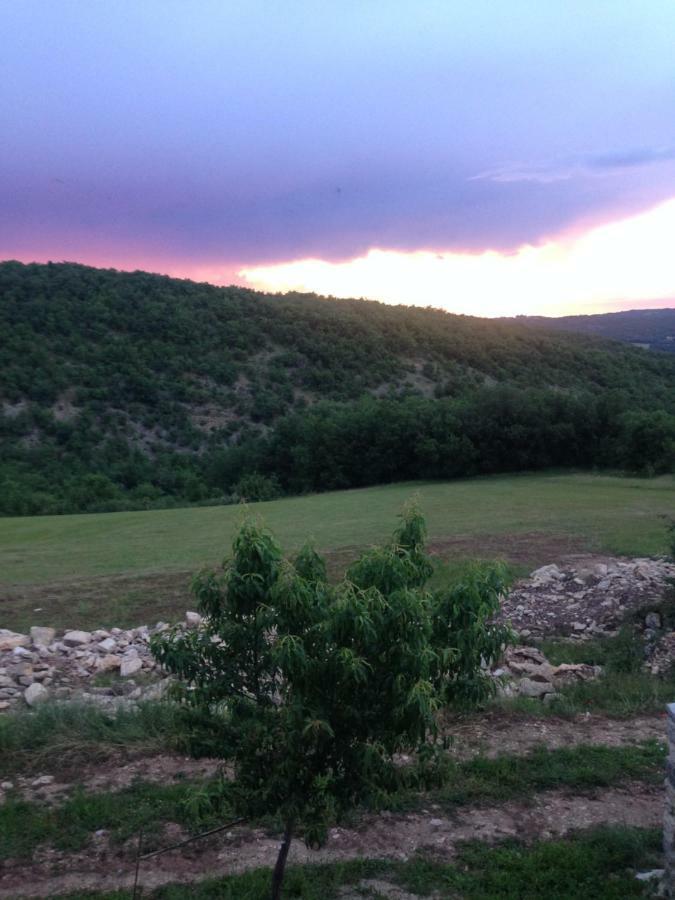 La Roulotte Clerelu - Du Domaine Des Ramonets ξενώνας Καόρ Εξωτερικό φωτογραφία